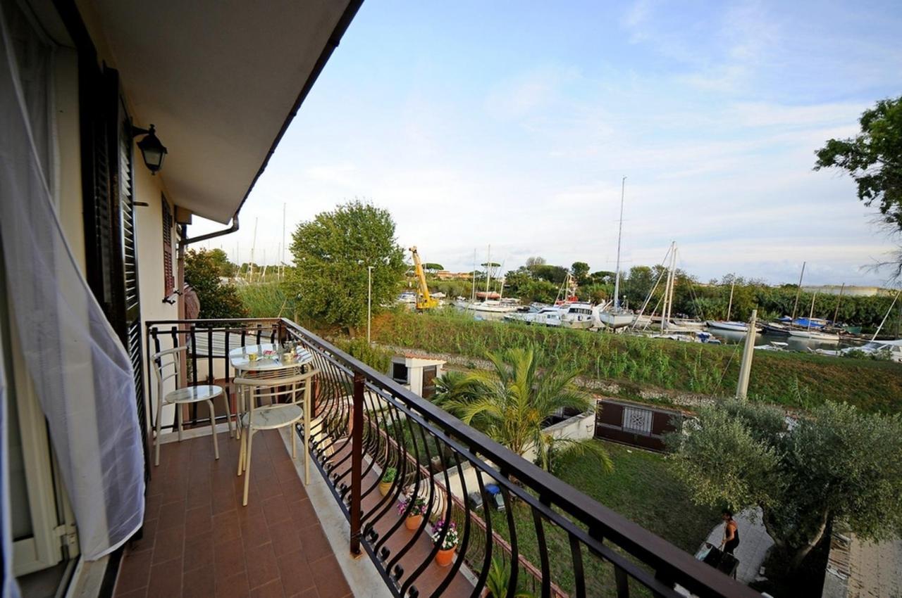 A La Vue Chambre Bagno Condiviso Shared Both2Piano No Lift No Navetta A Pagamento Aria Condizionata Ed Extra Bed 3 Minuti A Piedi Da Bus Per Fiera Di Roma Fiumicino Exterior photo